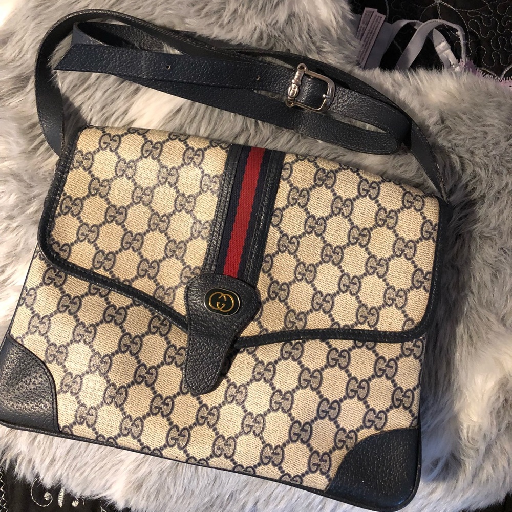 Vintage Gucci’s blues bag